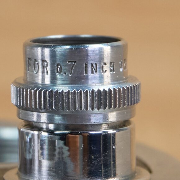 Vintage 50s Bell & Howell Auto Master 200-TA 16 mm Movie Camera, Made in USA - Picture 6 of 15